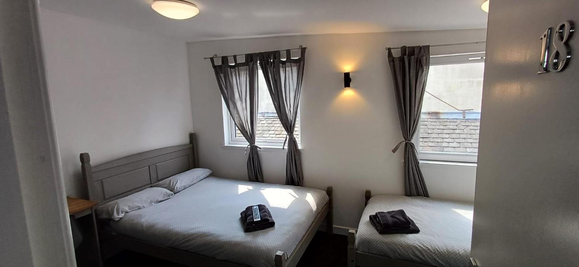 The Queens Hotel Cardenden Ngoại thất bức ảnh